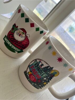 Lori Siebert Christmas Mugs Set of 2 Santa’s Workshop + Kringle Farm 🎄